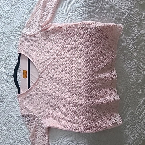 Pink crochet and silk top 3/4 length sleeve - Picture 3 of 6